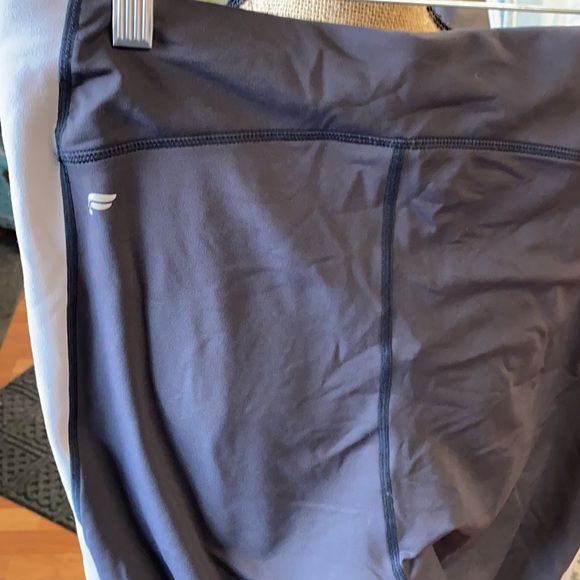 Fabletics leggings with zipper size large. - Picture 3 of 10